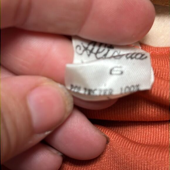 Alta Lencería robe size 6 in like a rust and cream color - Picture 5 of 5